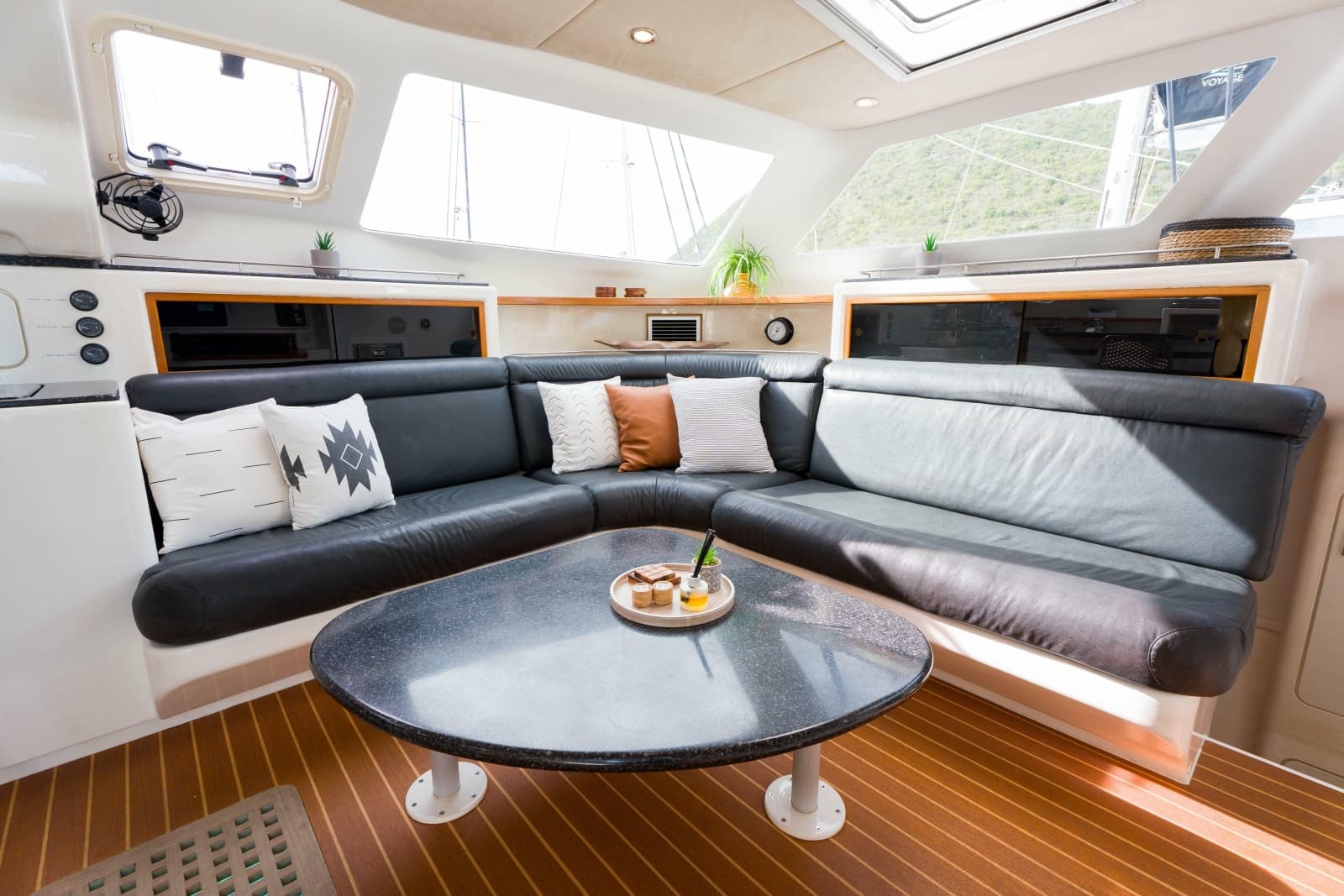 2011 Voyage Yachts 520 - Photo 29