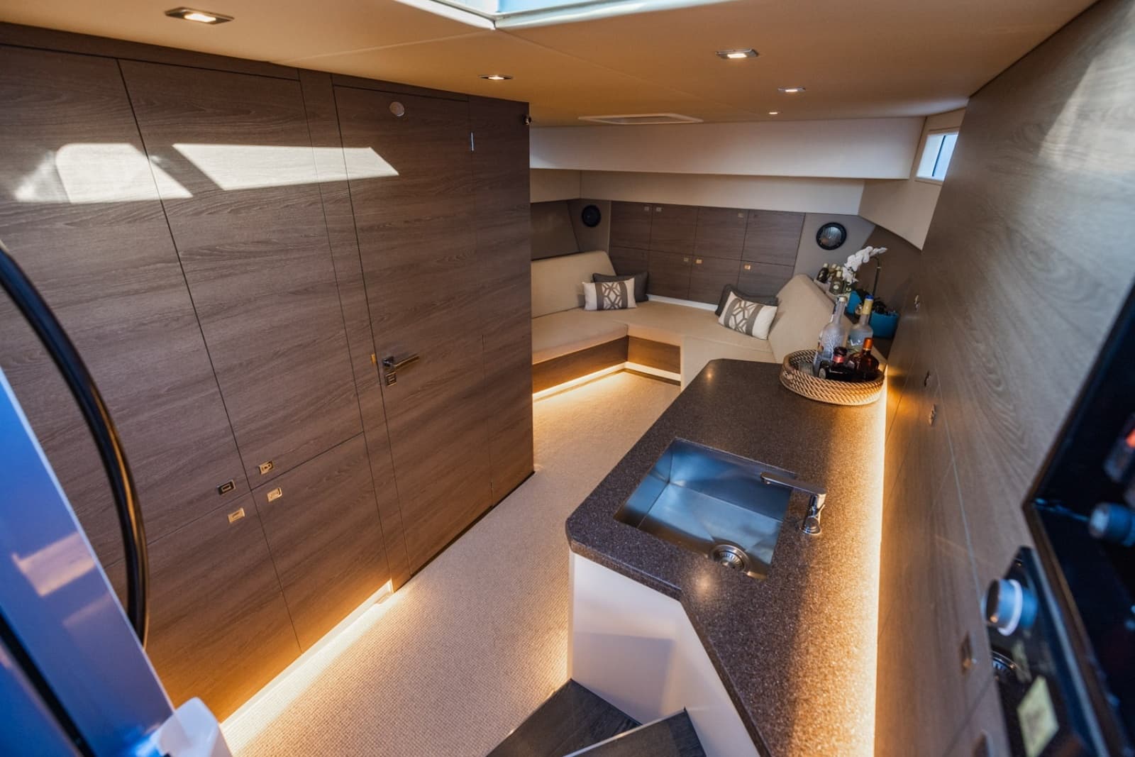 2019 Vanquish Yachts VQ58 - Photo 19