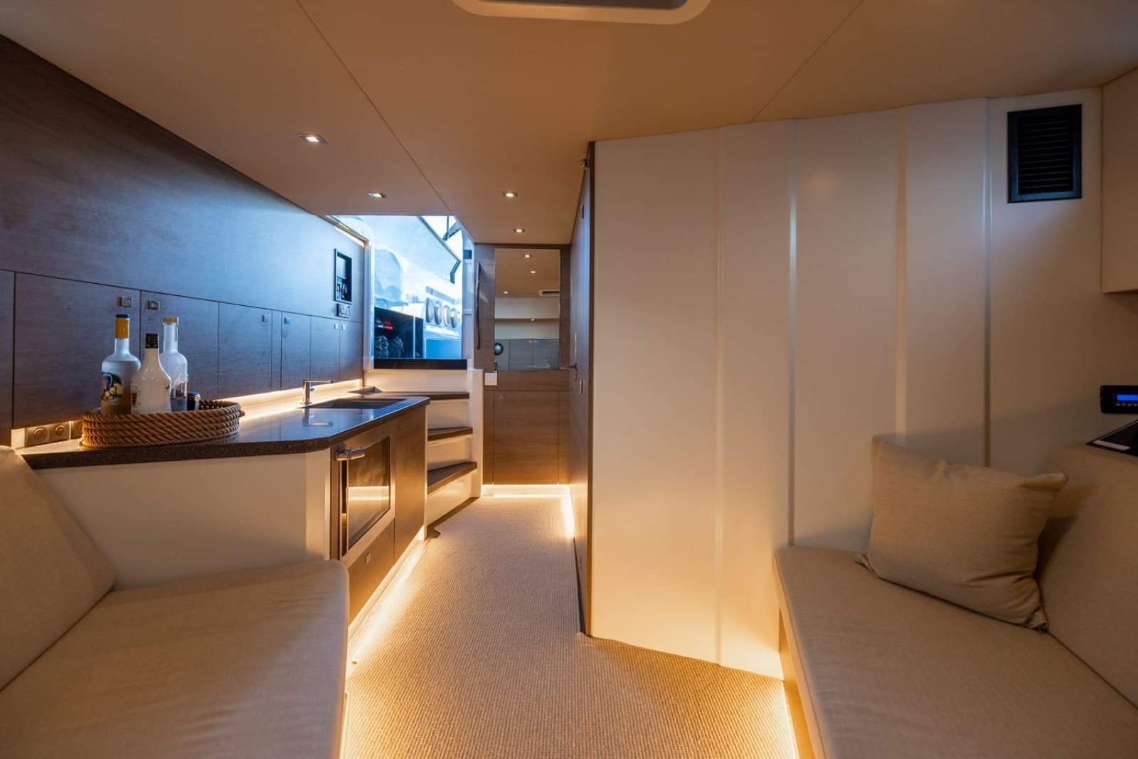 2019 Vanquish Yachts VQ58 - Photo 20