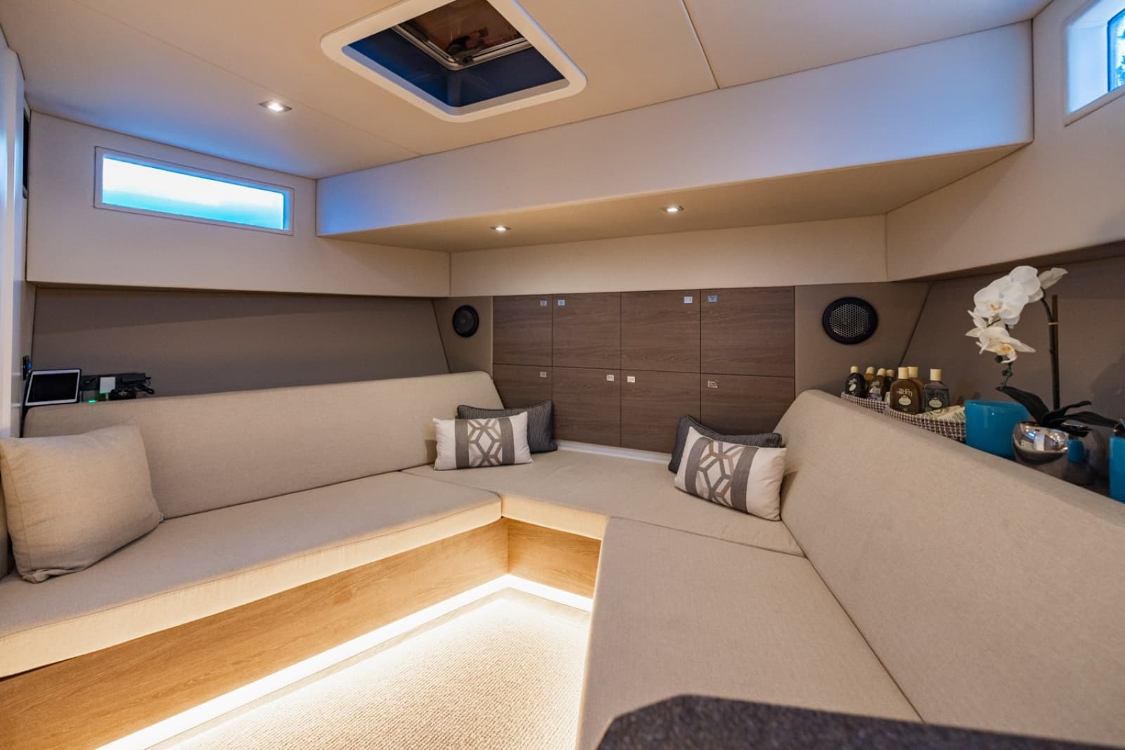 2019 Vanquish Yachts VQ58 - Photo 22