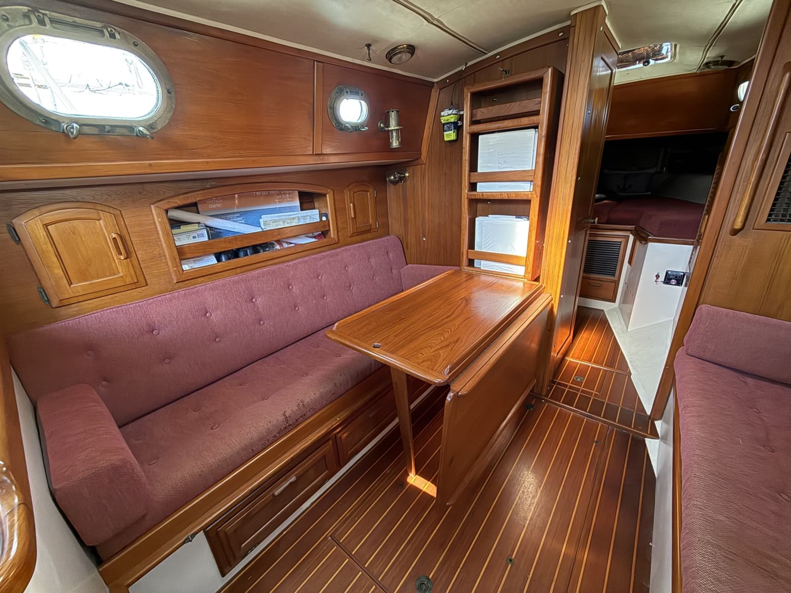 1987 Pacific Seacraft  - Photo 28