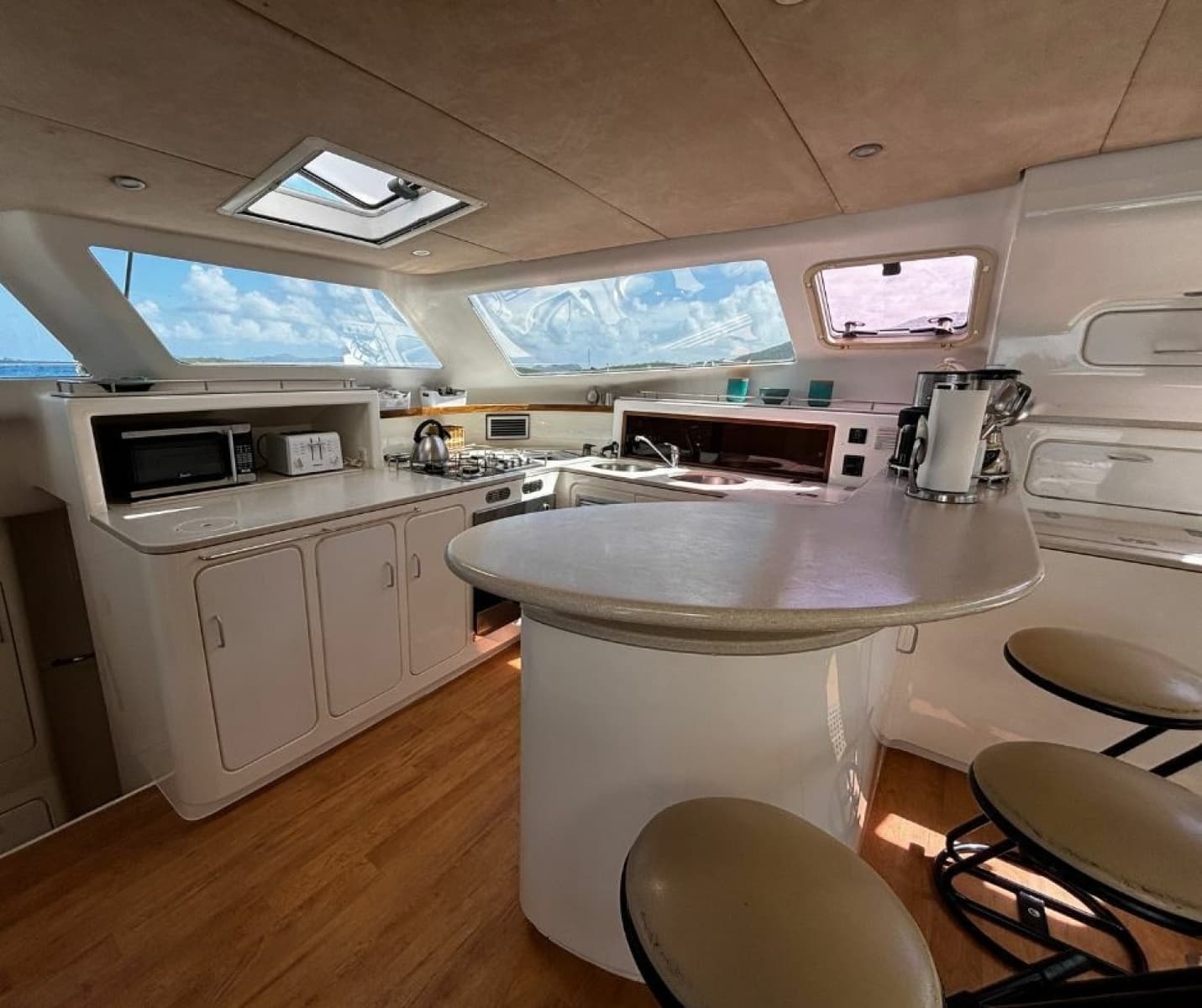 2015 Voyage Yachts 520 - Photo 14