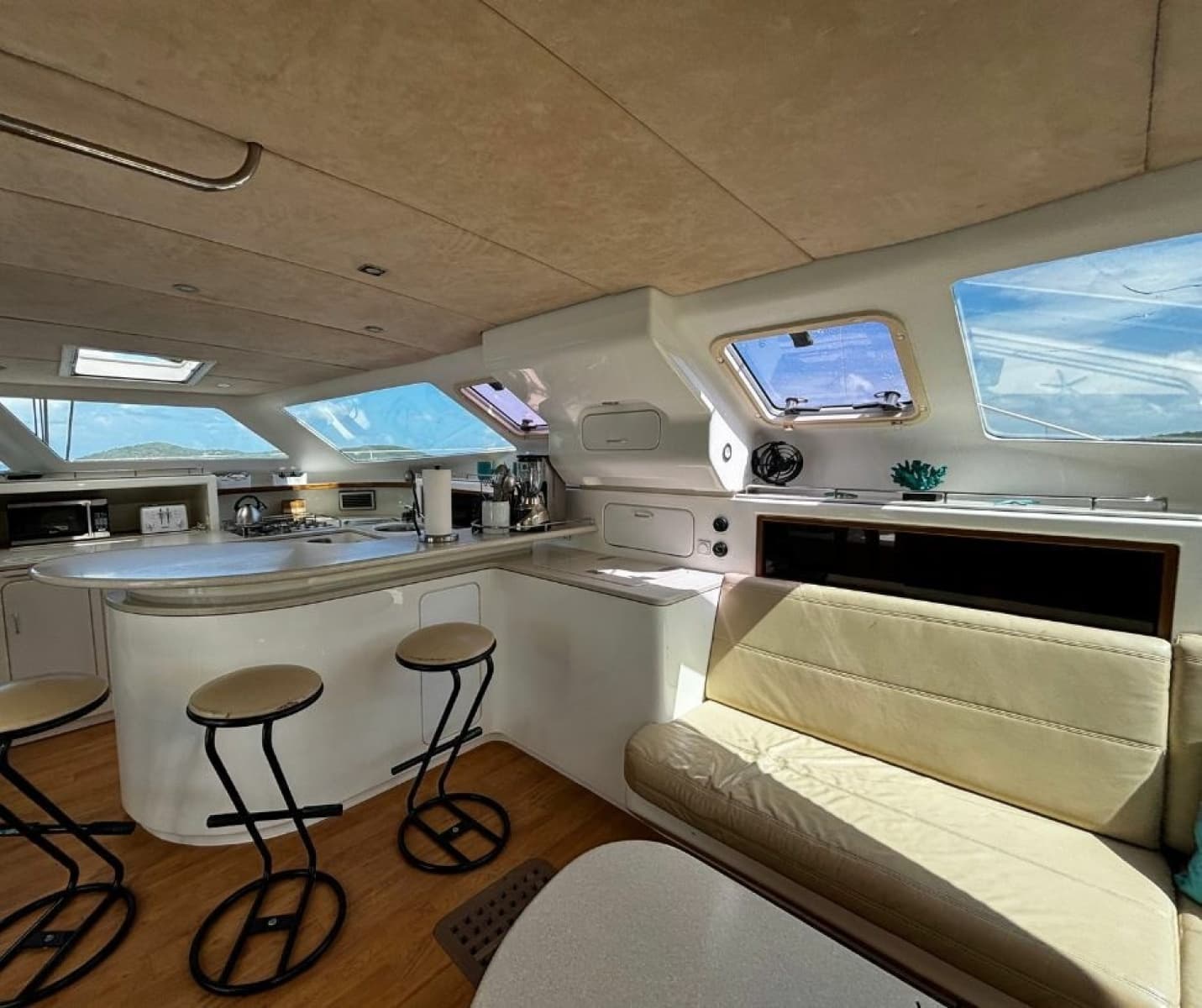 2015 Voyage Yachts 520 - Photo 13