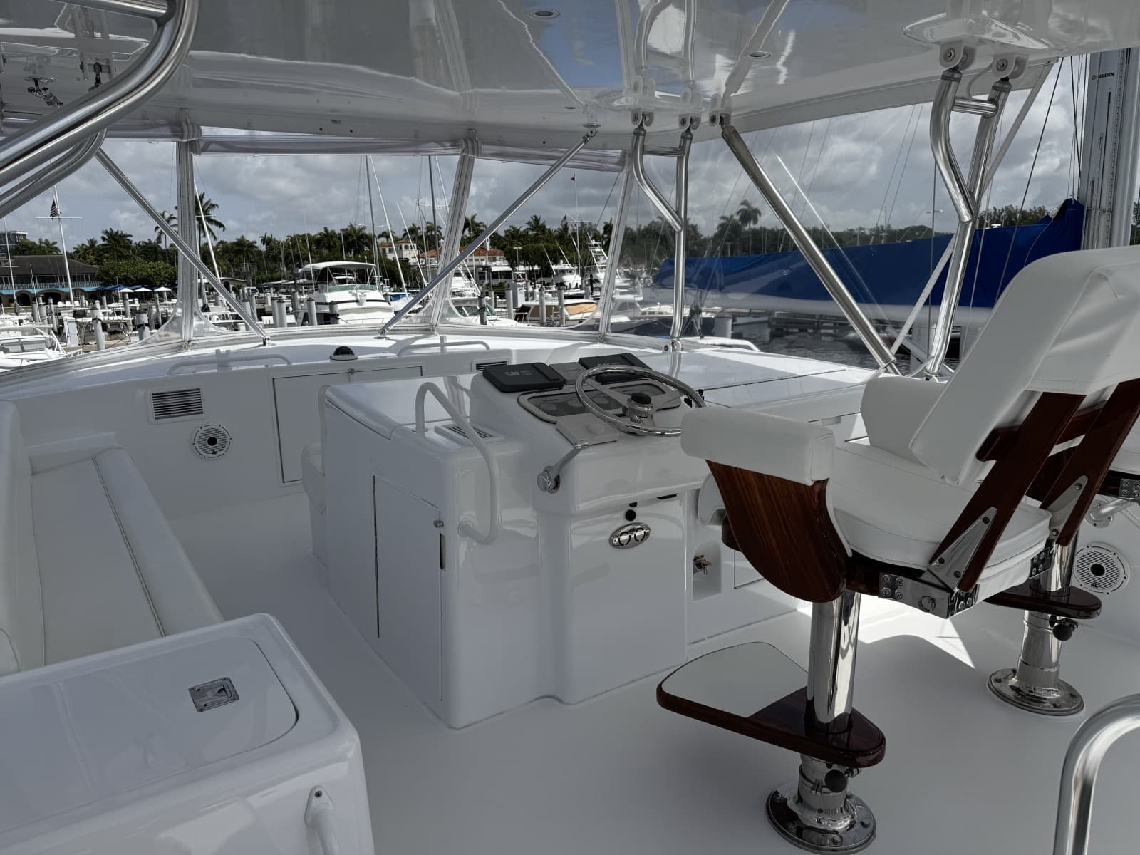 2004 Hatteras  - Photo 17