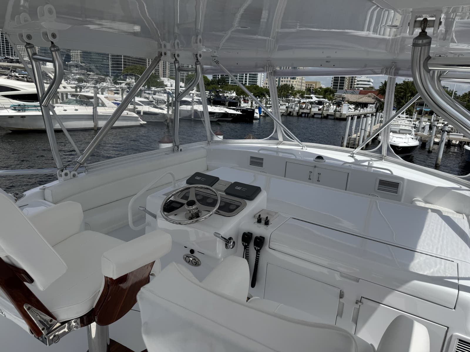 2004 Hatteras  - Photo 22