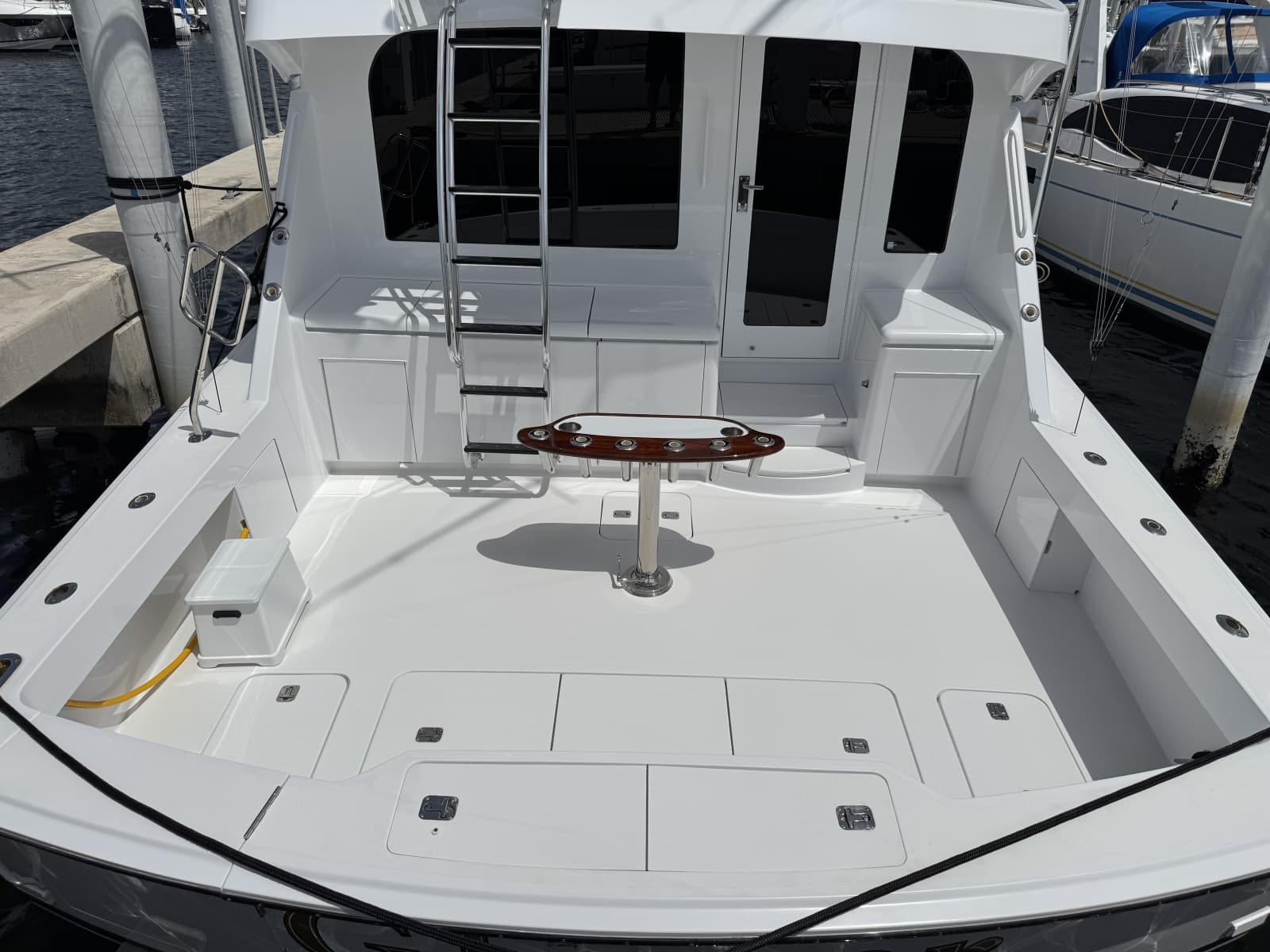2004 Hatteras  - Photo 11