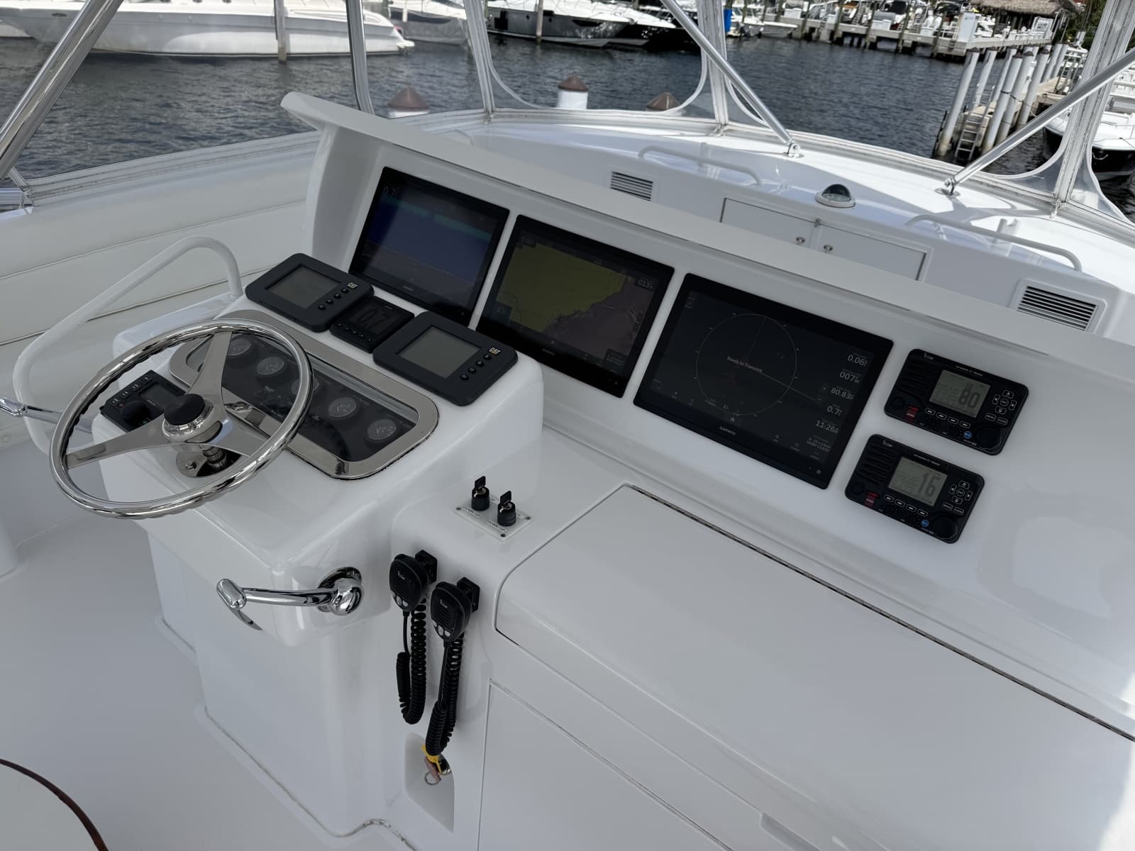 2004 Hatteras  - Photo 21