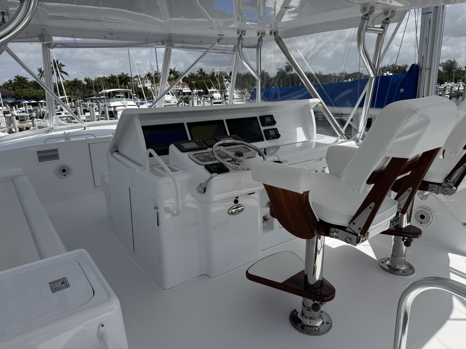 2004 Hatteras  - Photo 18
