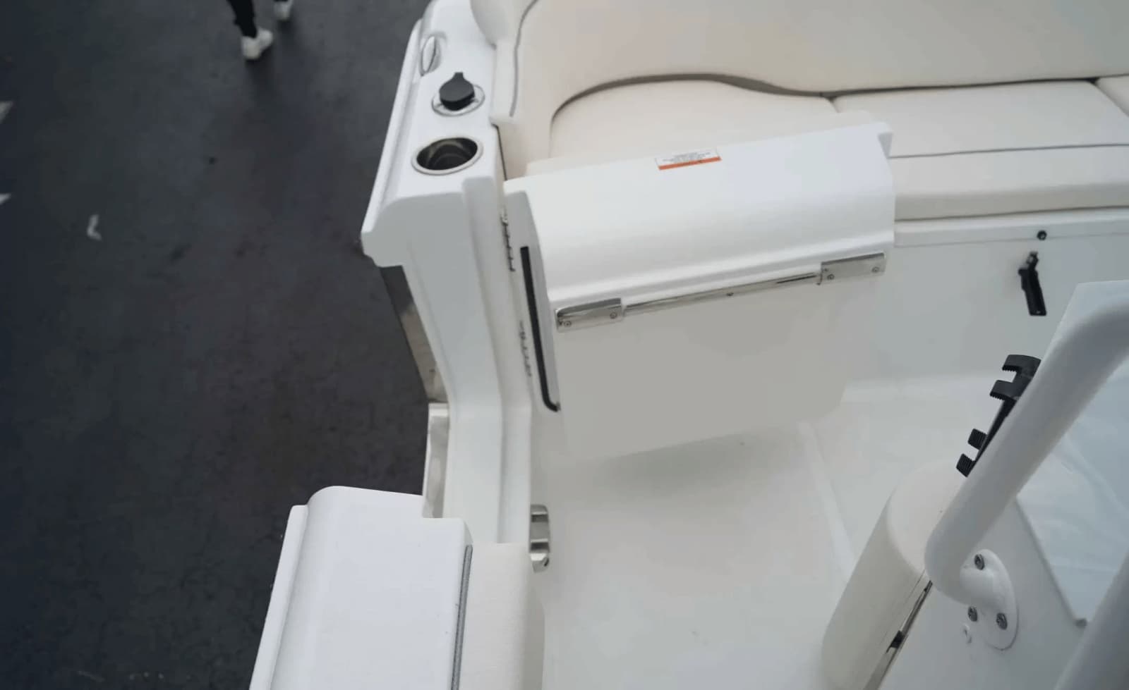 2026 Sea Hunt Ultra 235SE - Photo 9