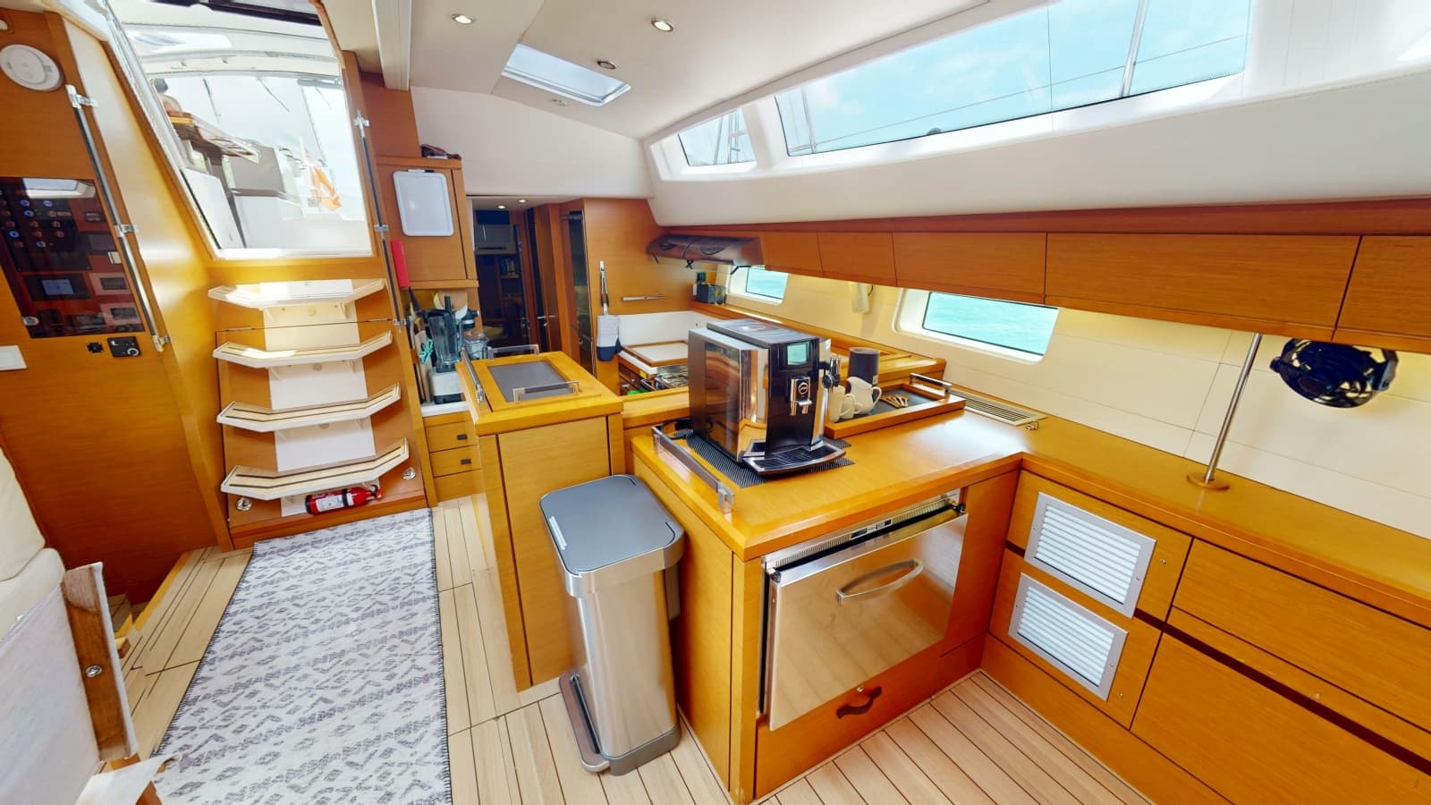 2018 Jeanneau 64 - Photo 13