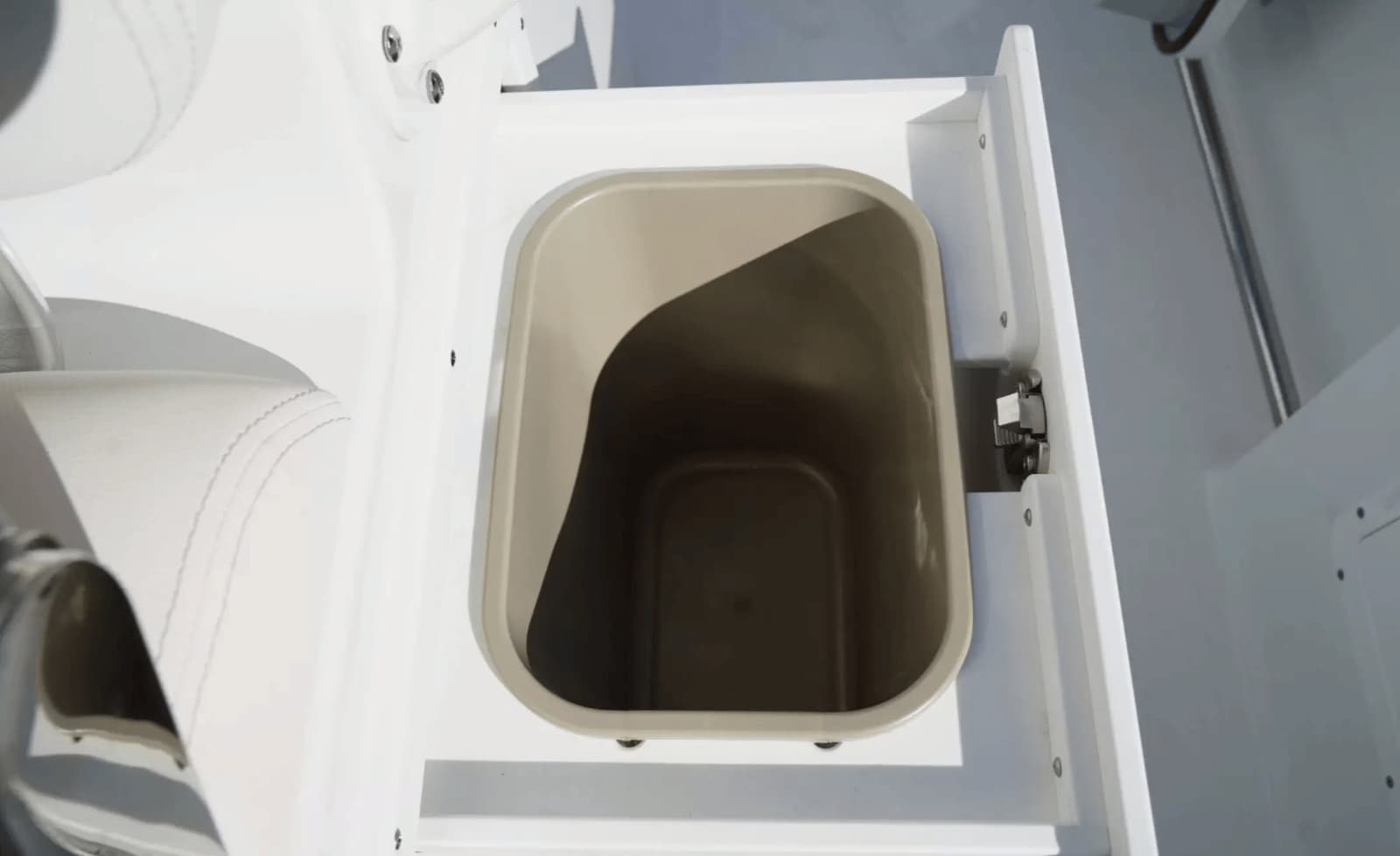 2026 Sea Hunt Ultra 305SE - Photo 22