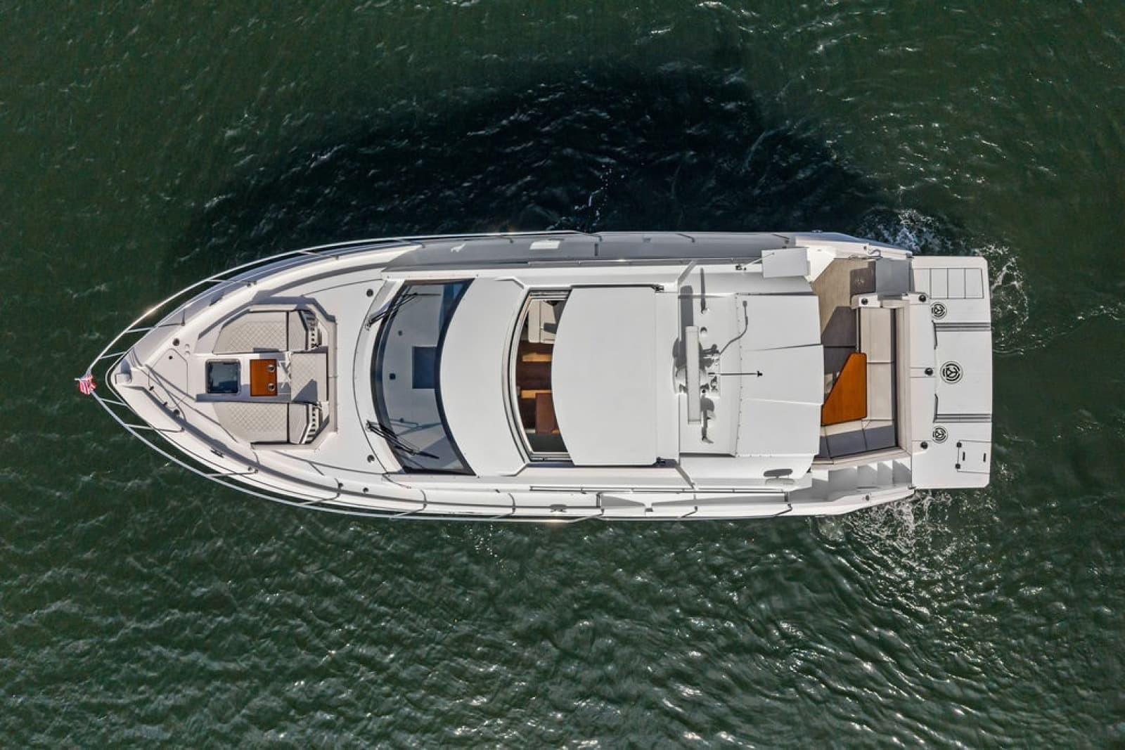 2022 Cruisers Yachts 46 CANTIUS - Photo 3