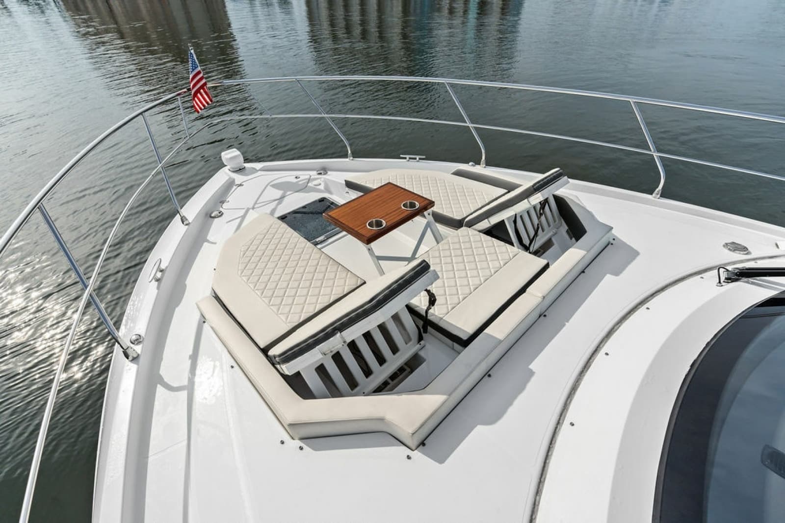 2022 Cruisers Yachts 46 CANTIUS - Photo 11