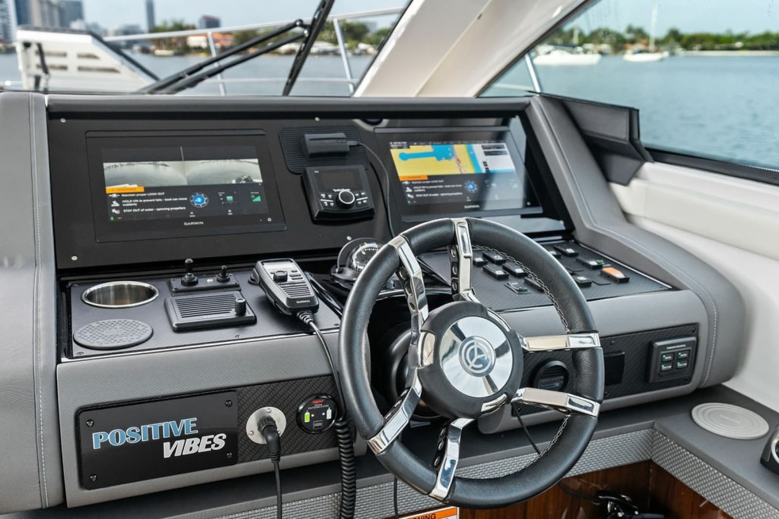 2022 Cruisers Yachts 46 CANTIUS - Photo 33