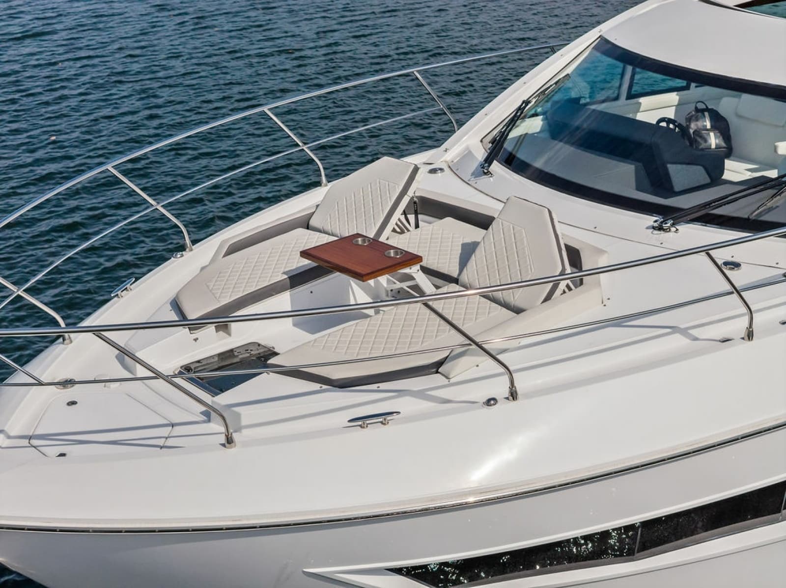 2022 Cruisers Yachts 46 CANTIUS - Photo 8