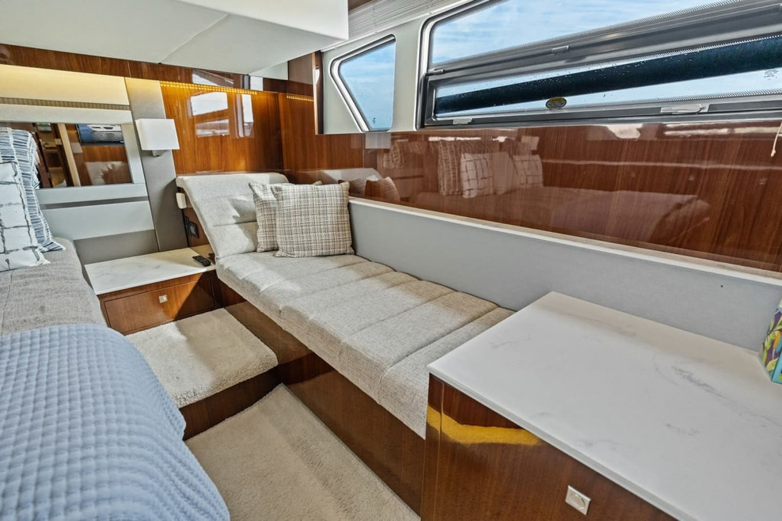 2022 Cruisers Yachts 46 CANTIUS - Photo 46