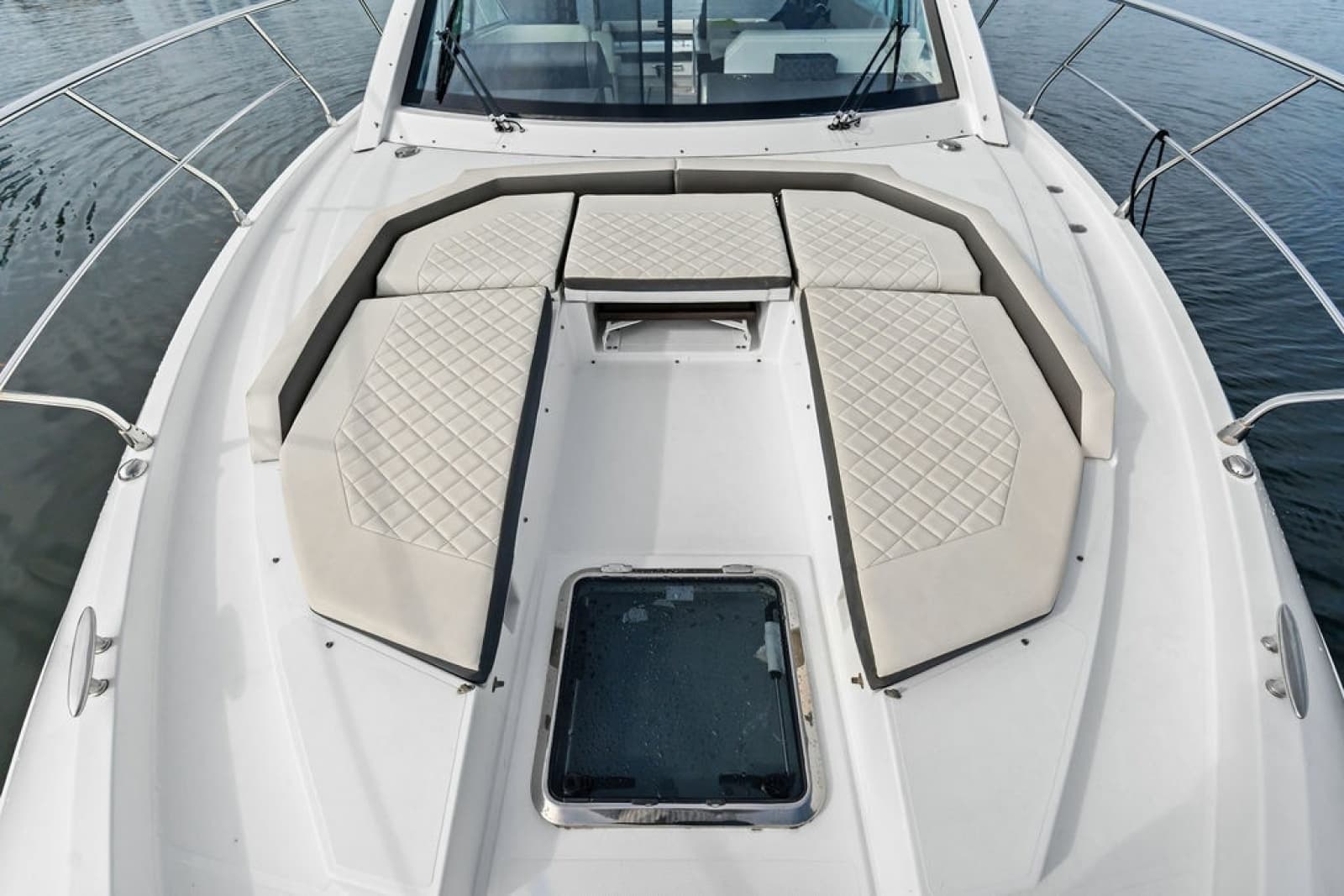 2022 Cruisers Yachts 46 CANTIUS - Photo 9