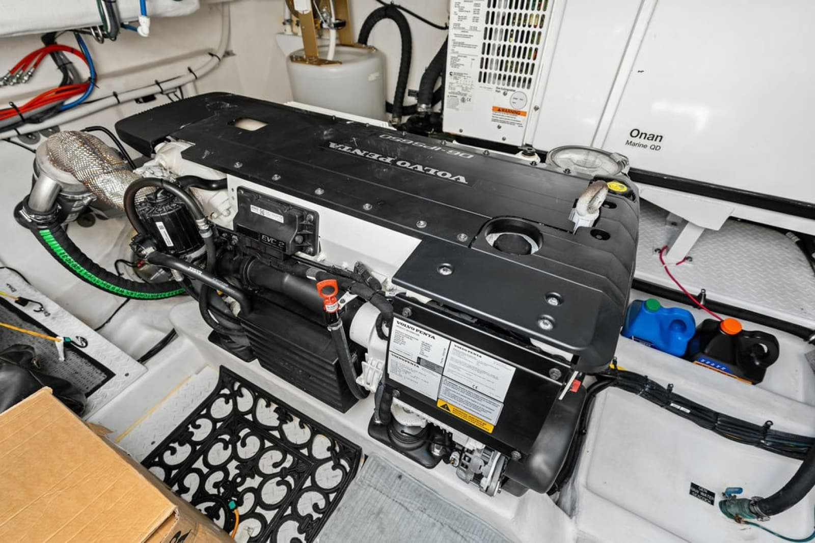 2022 Cruisers Yachts 46 CANTIUS - Photo 48