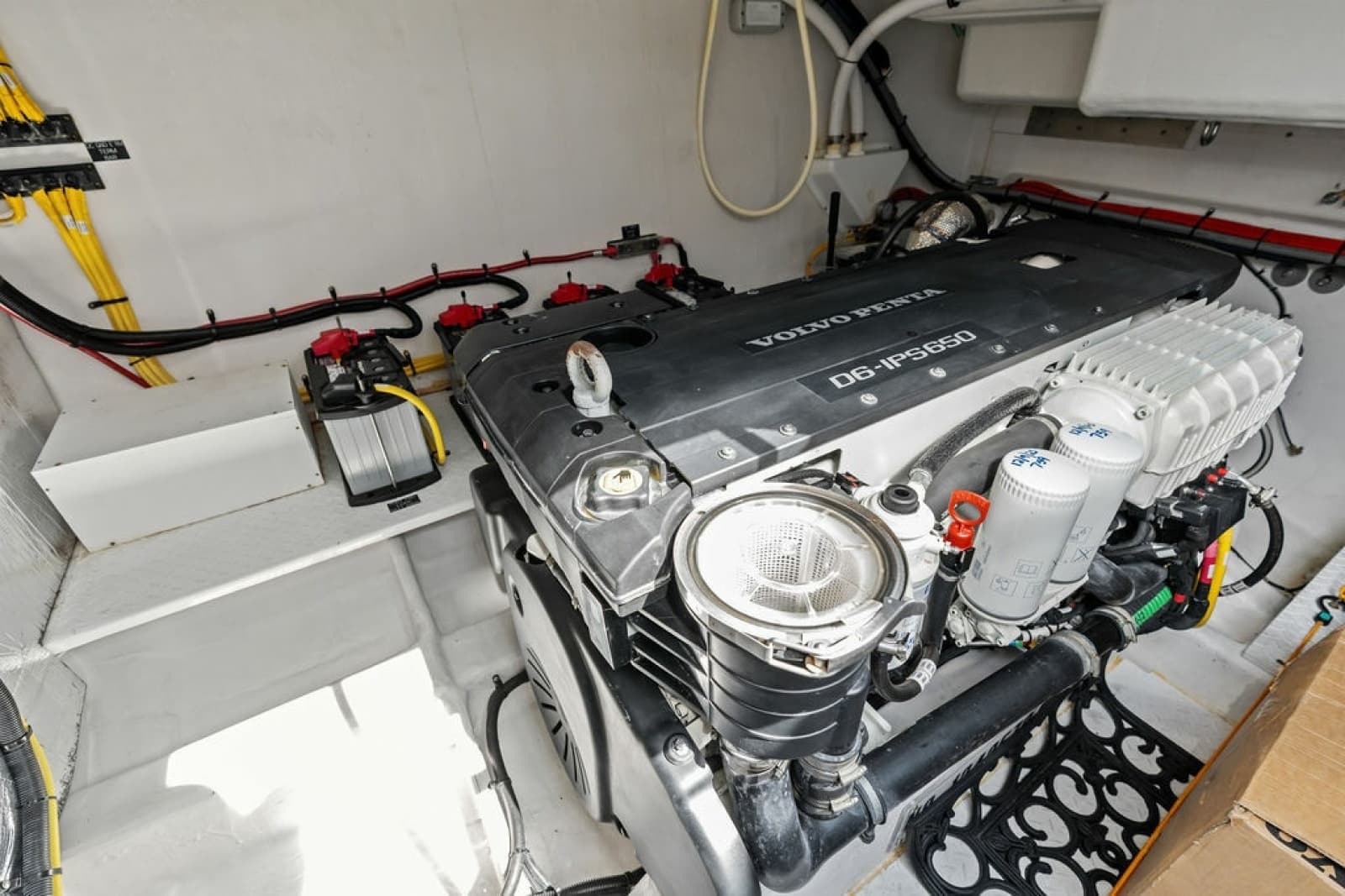 2022 Cruisers Yachts 46 CANTIUS - Photo 51