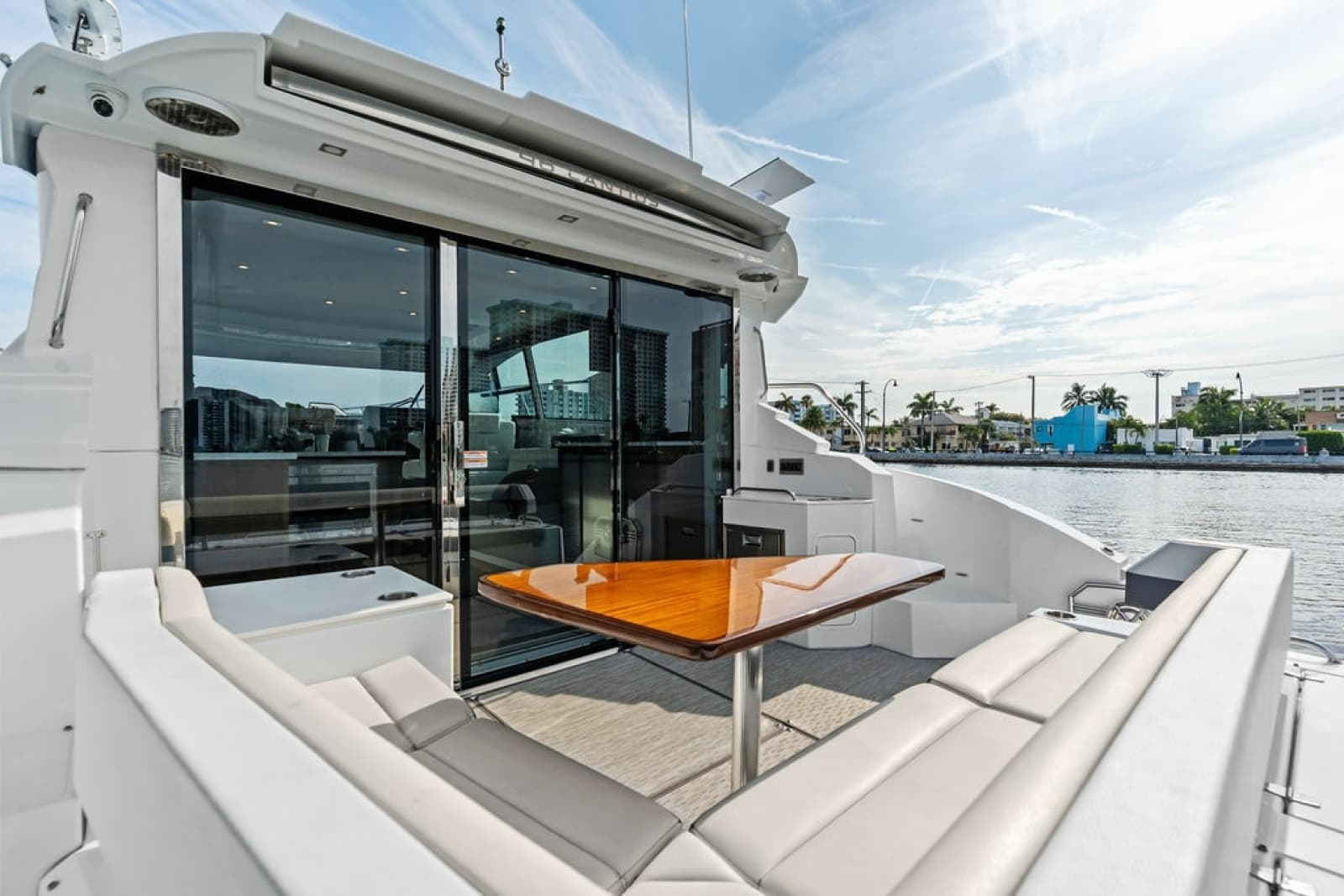 2022 Cruisers Yachts 46 CANTIUS - Photo 19
