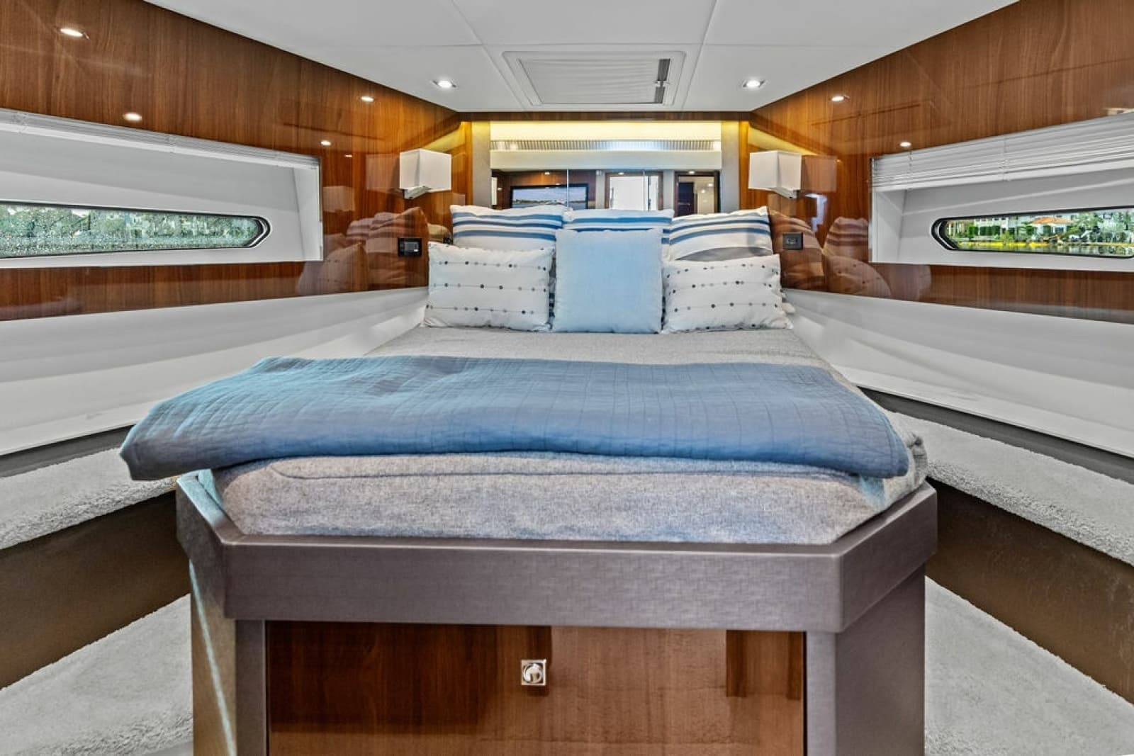 2022 Cruisers Yachts 46 CANTIUS - Photo 38