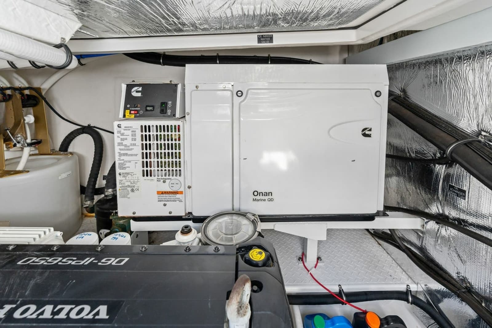 2022 Cruisers Yachts 46 CANTIUS - Photo 49