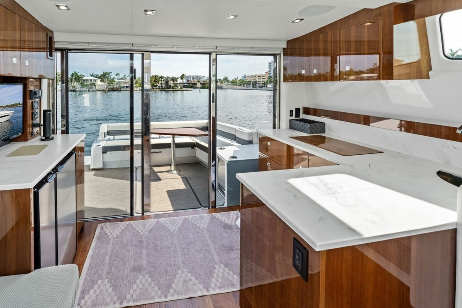 2022 Cruisers Yachts 46 CANTIUS - Photo 29