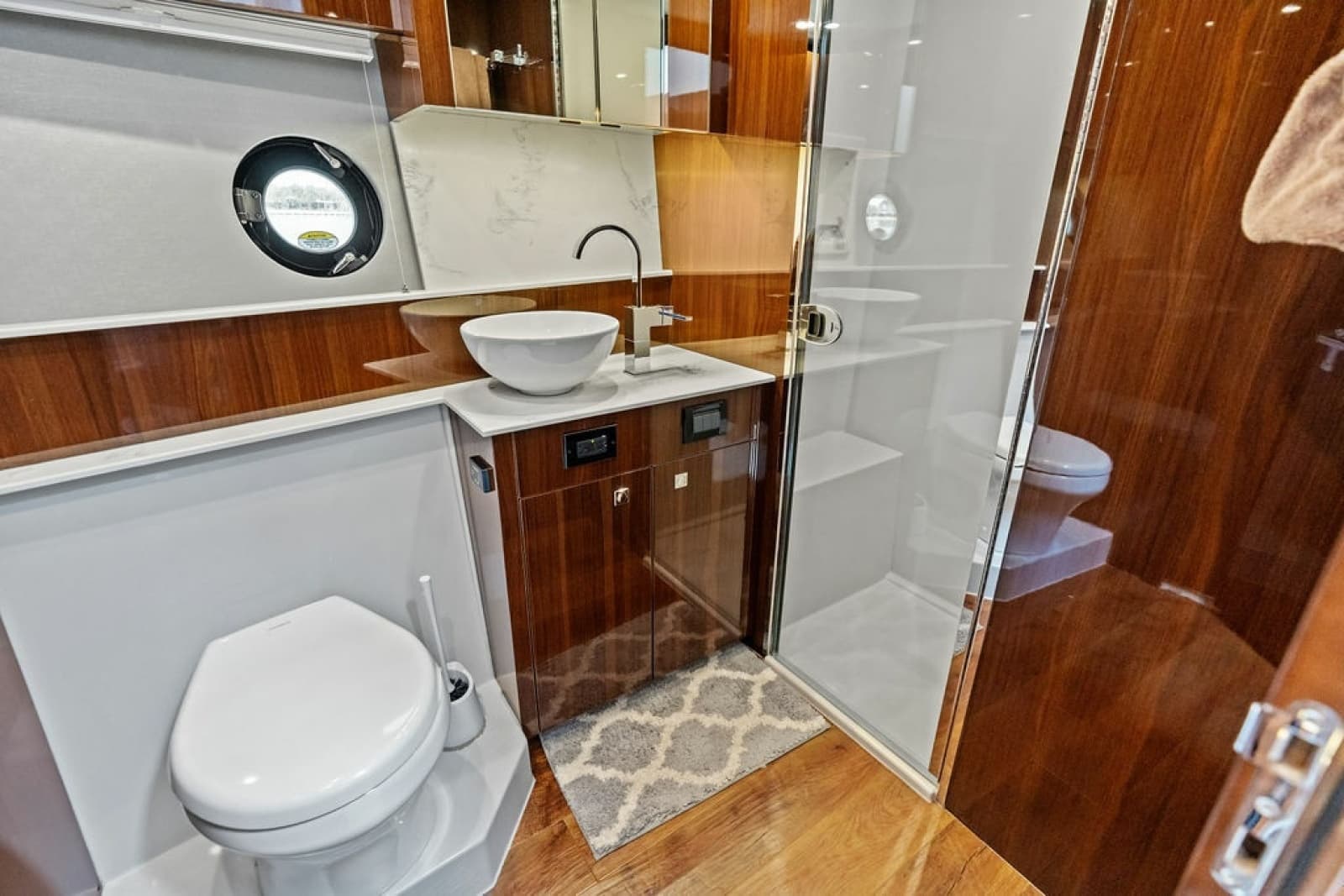 2022 Cruisers Yachts 46 CANTIUS - Photo 42