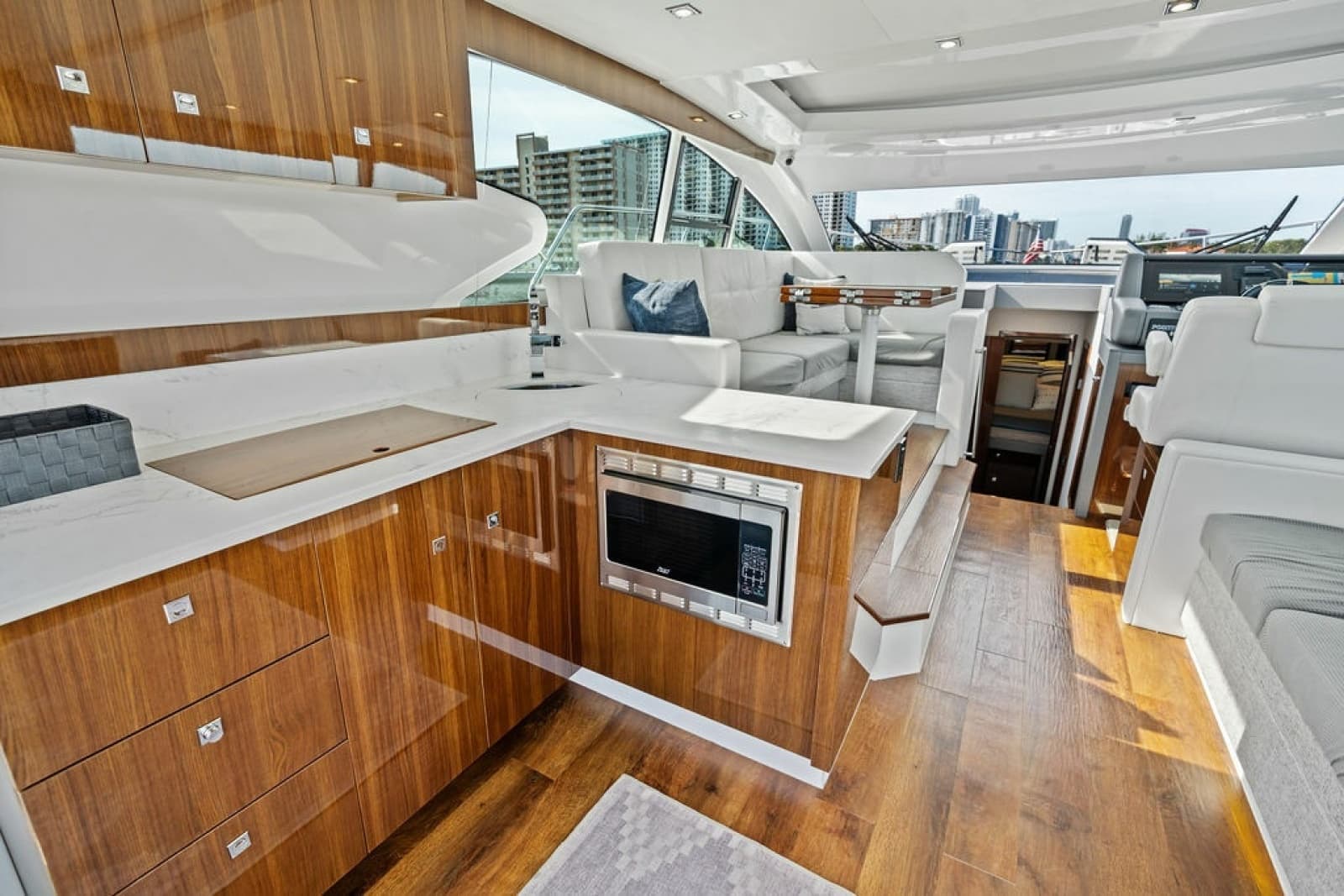 2022 Cruisers Yachts 46 CANTIUS - Photo 22