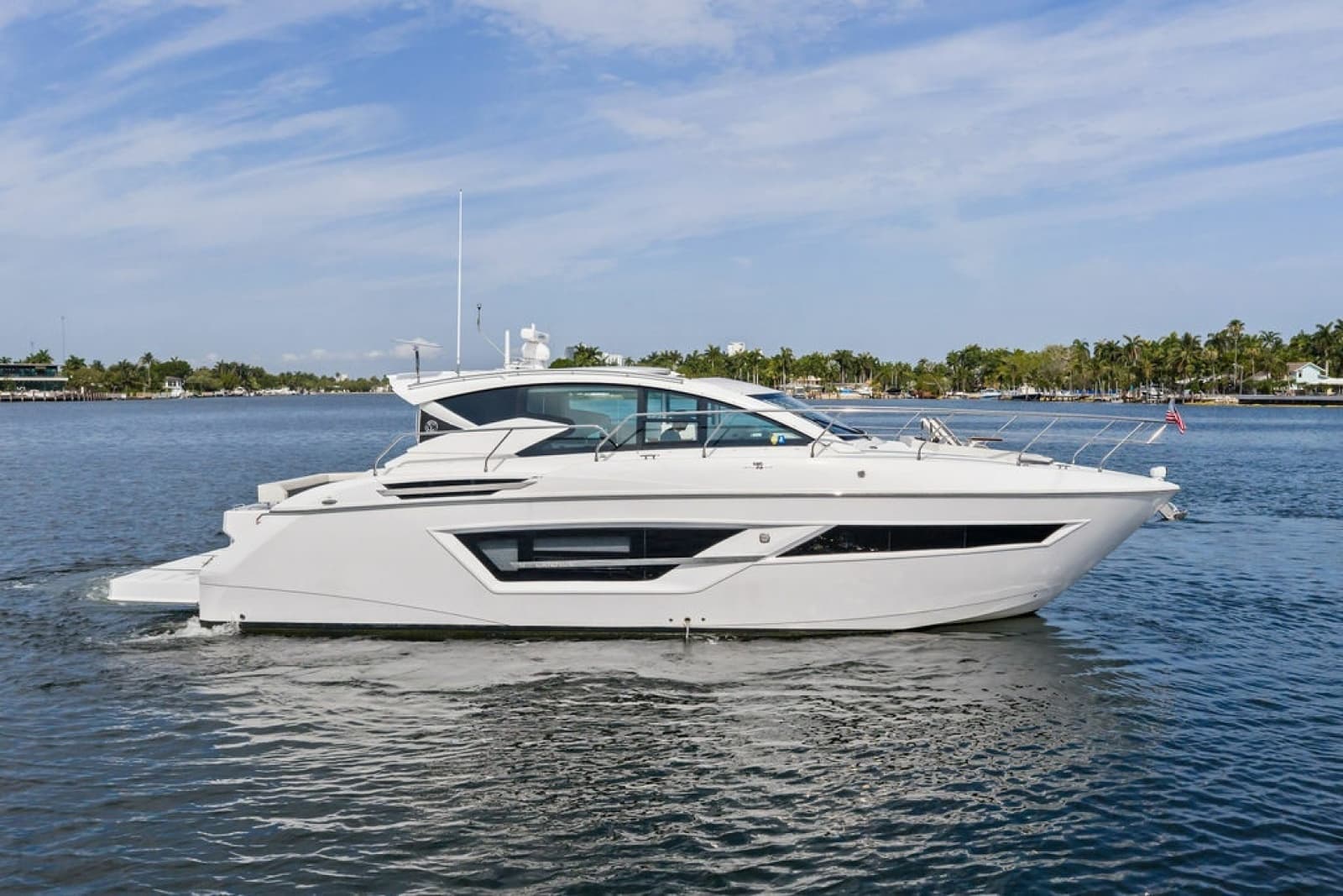 2022 Cruisers Yachts 46 CANTIUS - Photo 2
