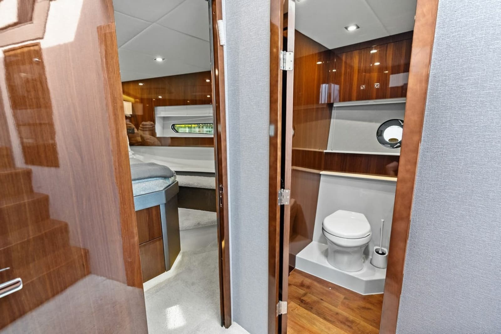 2022 Cruisers Yachts 46 CANTIUS - Photo 37