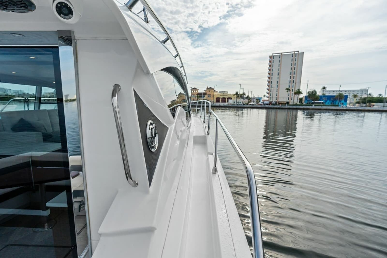 2022 Cruisers Yachts 46 CANTIUS - Photo 7