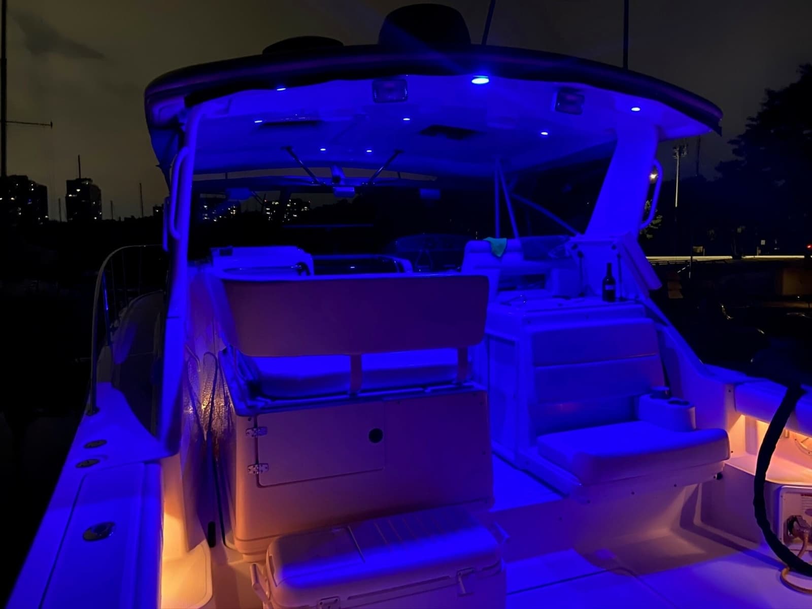 2003 Tiara Yachts 3500 Open - Photo 8