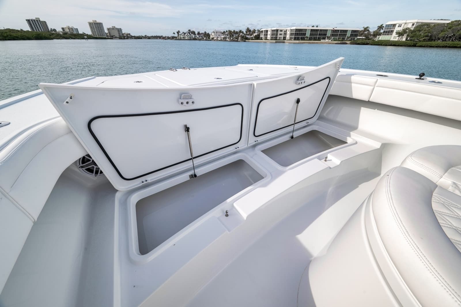 2024 Costa Custom 34 SV - Photo 23