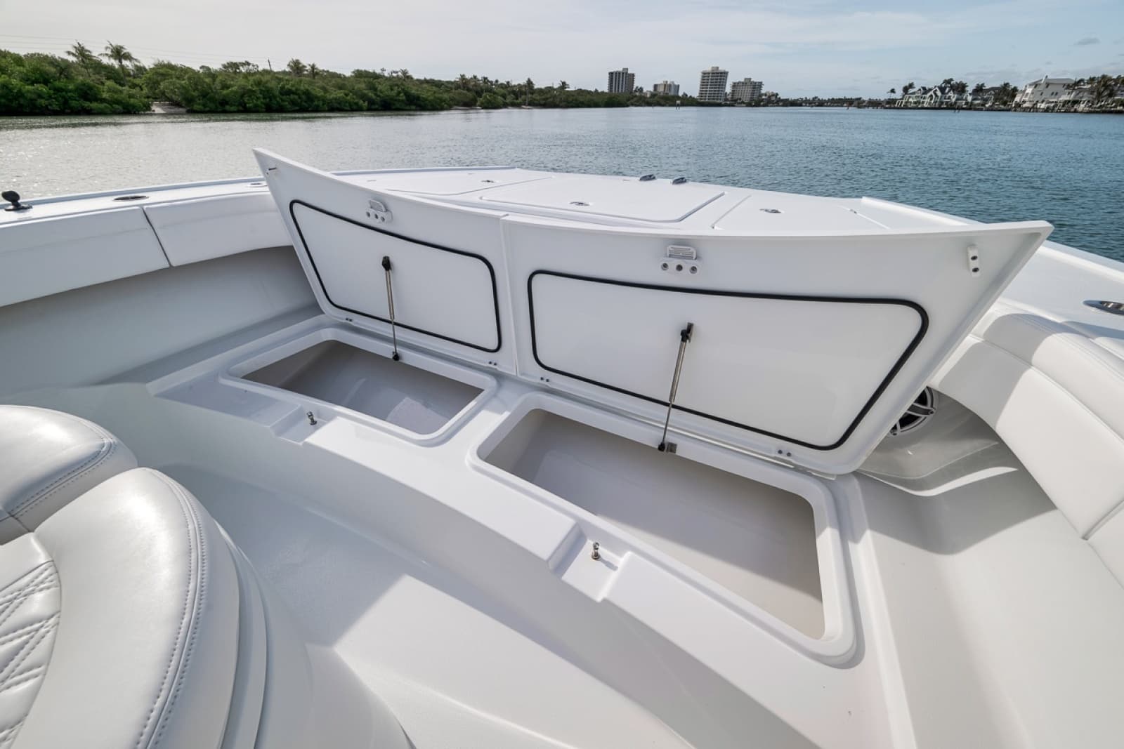 2024 Costa Custom 34 SV - Photo 20