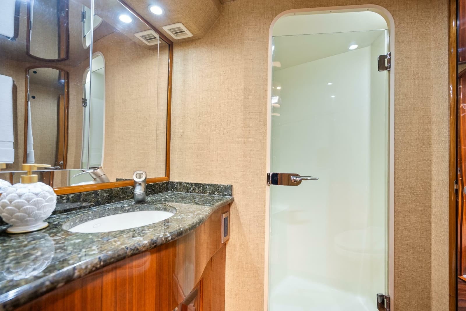 2007 Viking Enclosed Flybridge - Photo 18