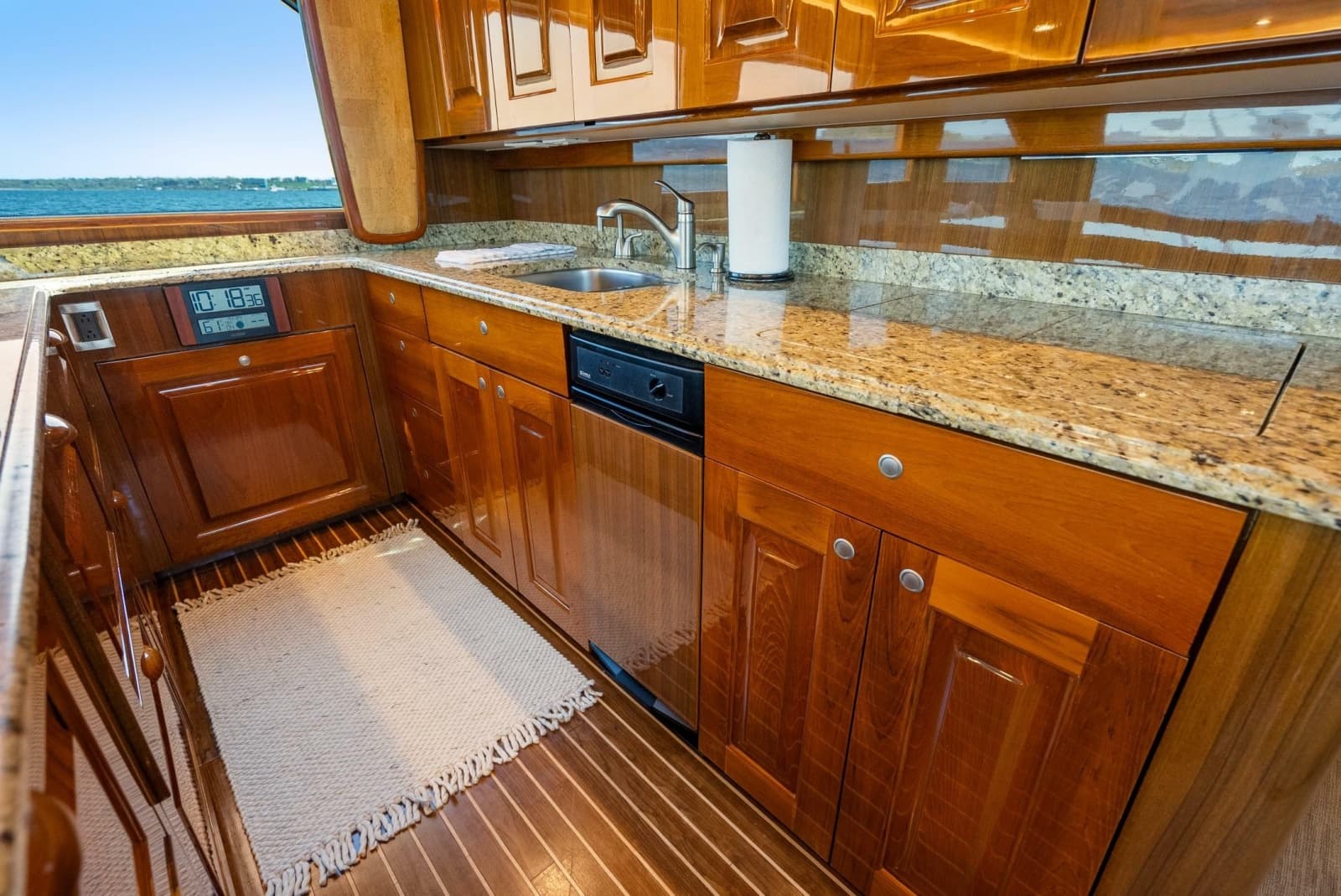2007 Viking Enclosed Flybridge - Photo 11