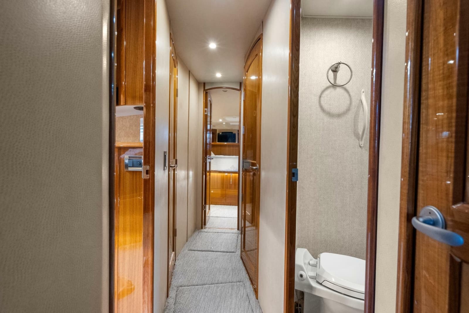 2007 Viking Enclosed Flybridge - Photo 12