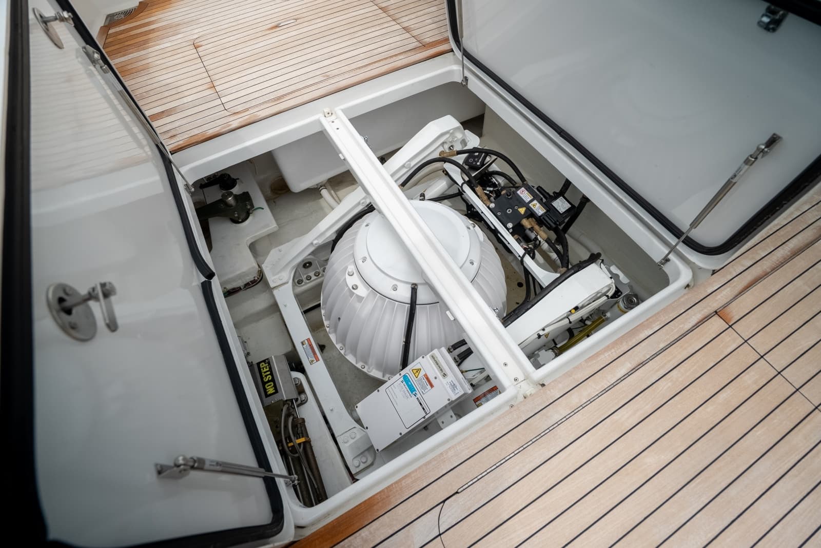 2007 Viking Enclosed Flybridge - Photo 29
