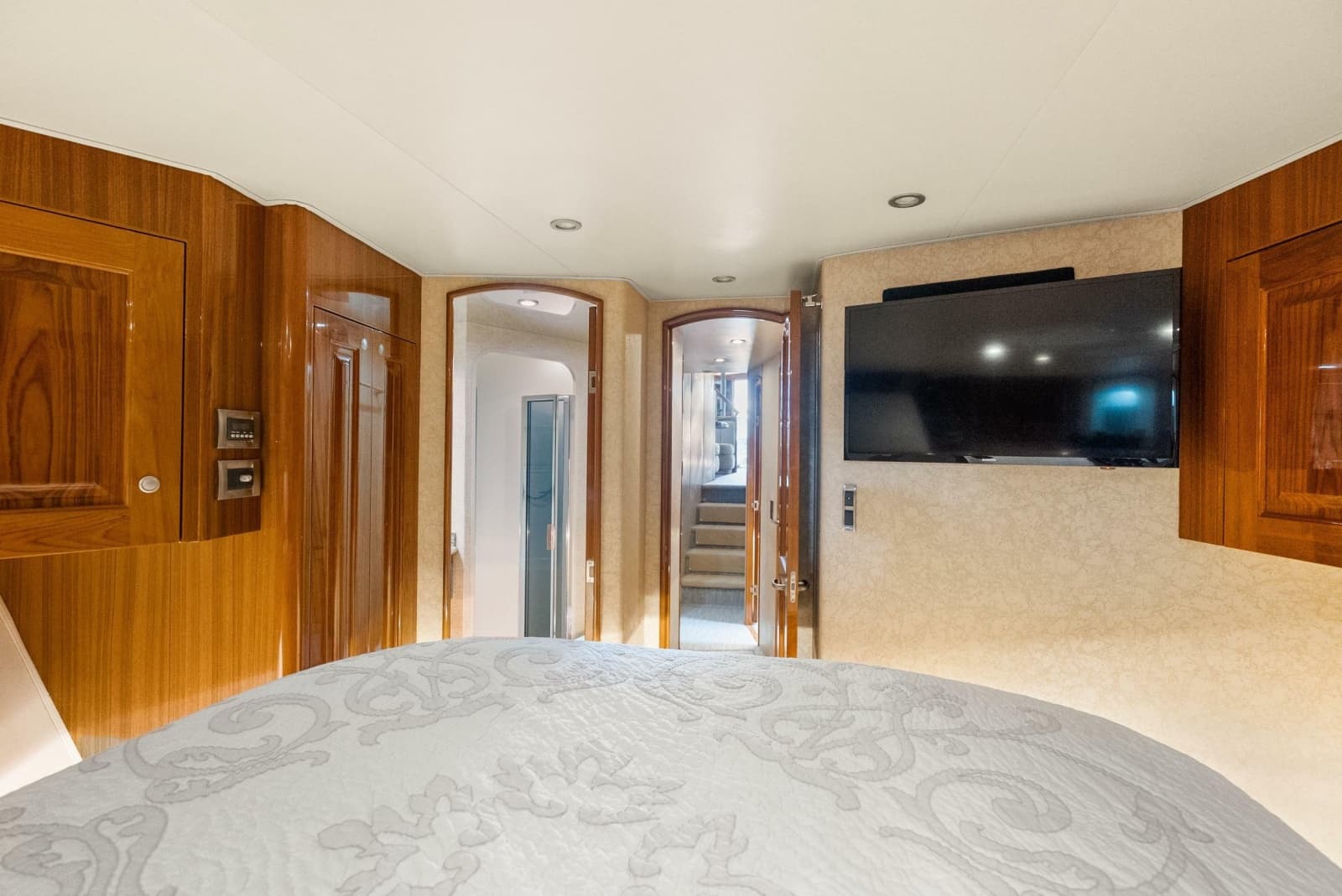 2007 Viking Enclosed Flybridge - Photo 14