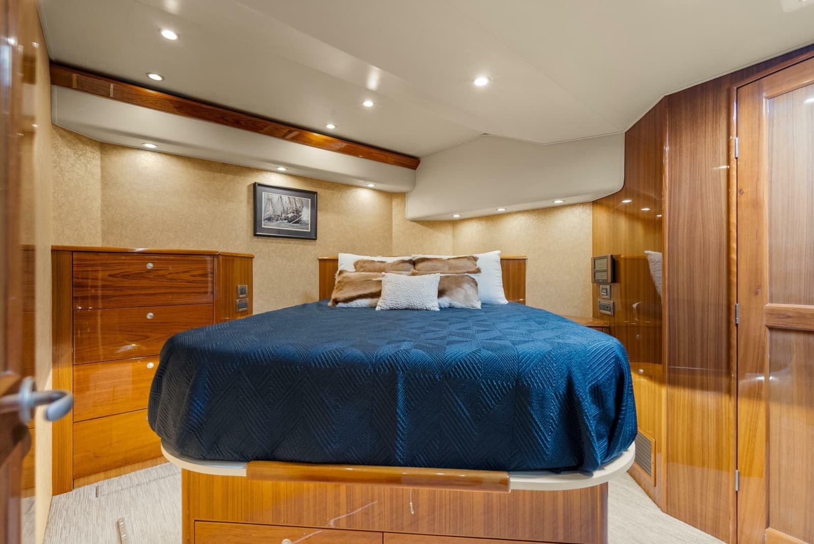 2007 Viking Enclosed Flybridge - Photo 17