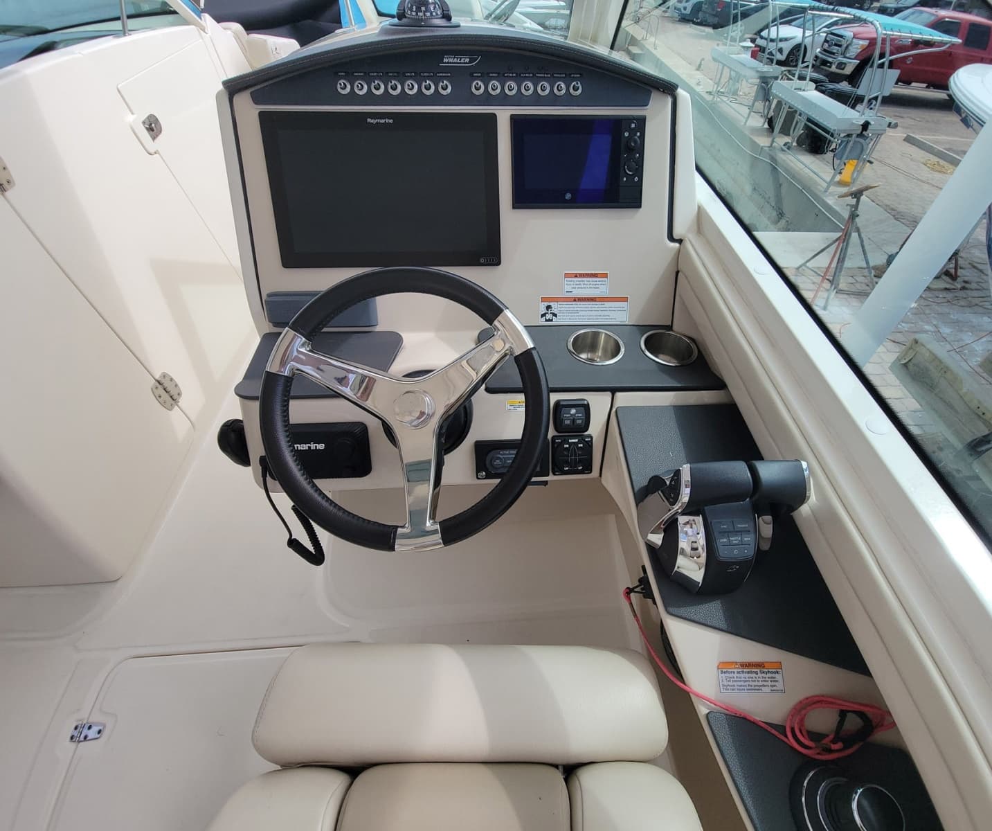 2022 Boston Whaler 320 Vantage - Photo 39