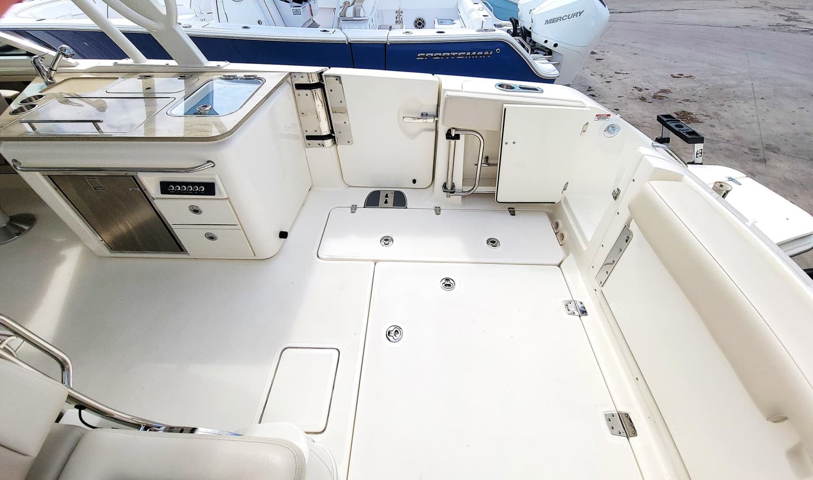 2022 Boston Whaler 320 Vantage - Photo 28