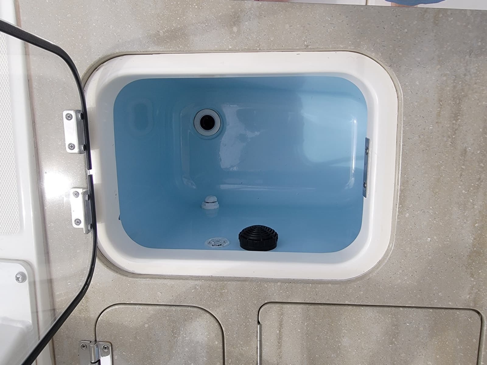 2022 Boston Whaler 320 Vantage - Photo 46