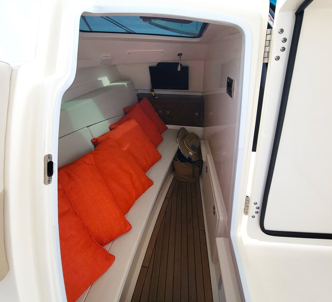 2022 Boston Whaler 320 Vantage - Photo 36