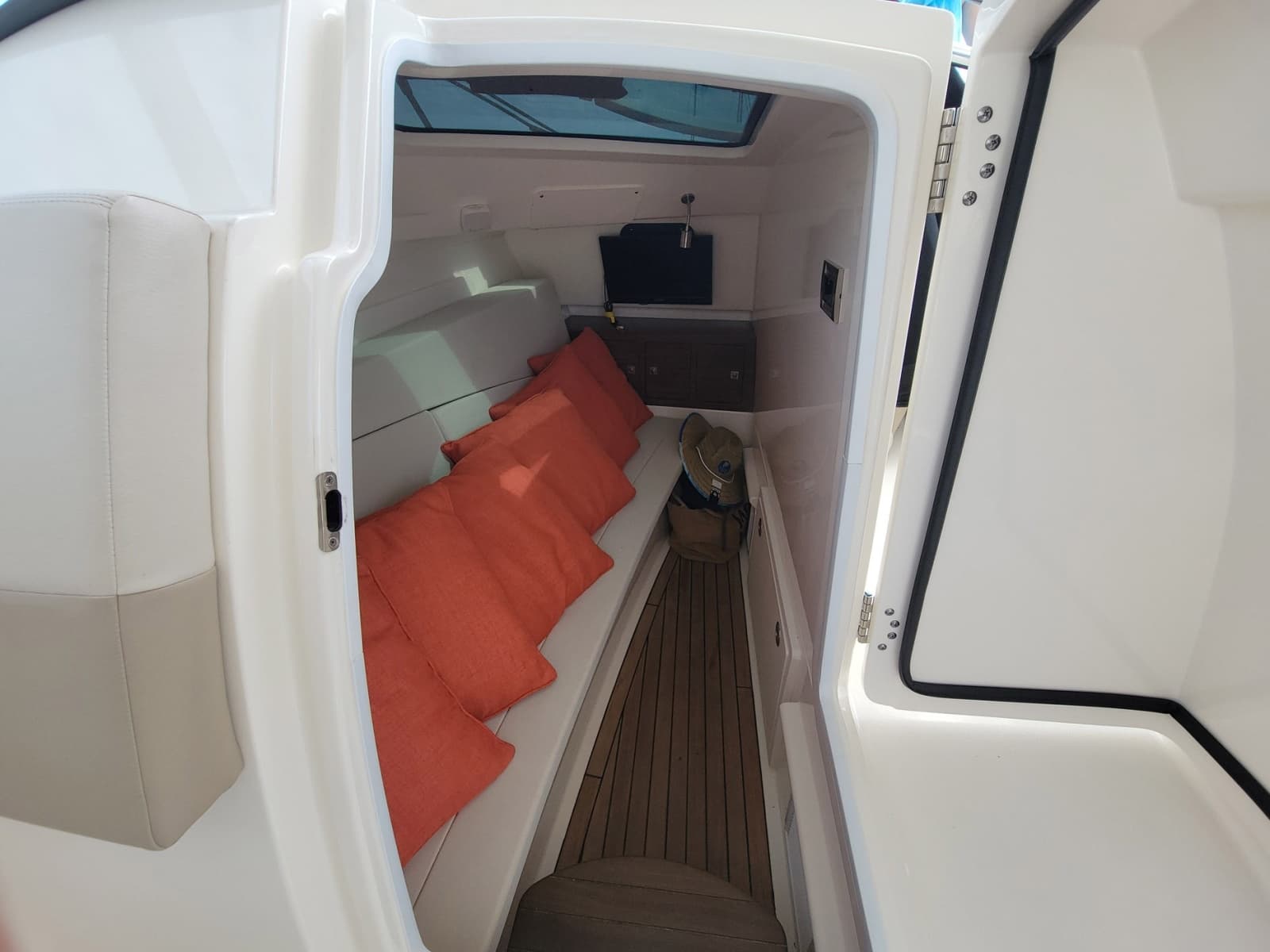 2022 Boston Whaler 320 Vantage - Photo 35