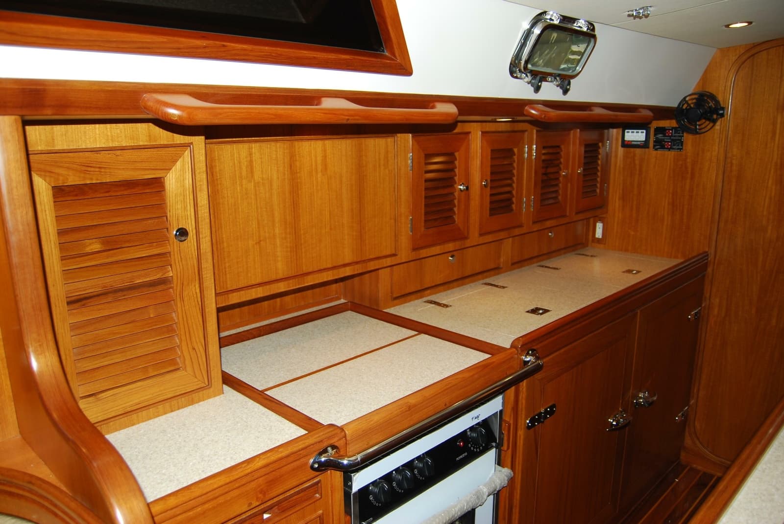 2021 Hylas H46 - Photo 16