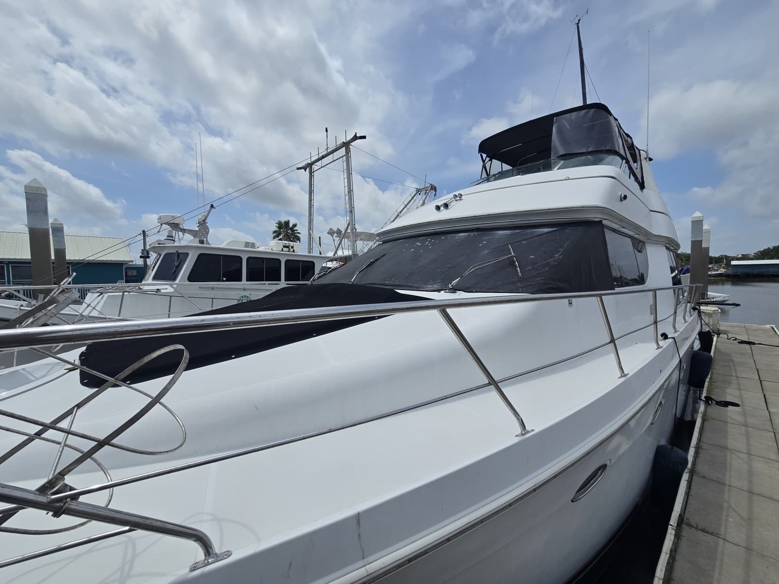 2000 Carver 530 - Photo 11