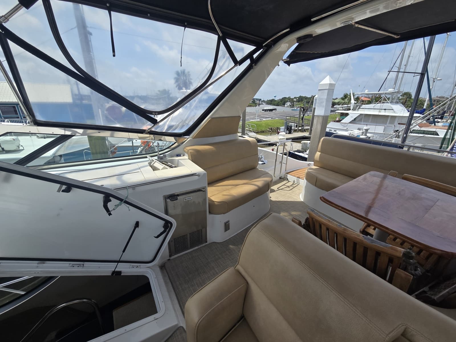2000 Carver 530 - Photo 49
