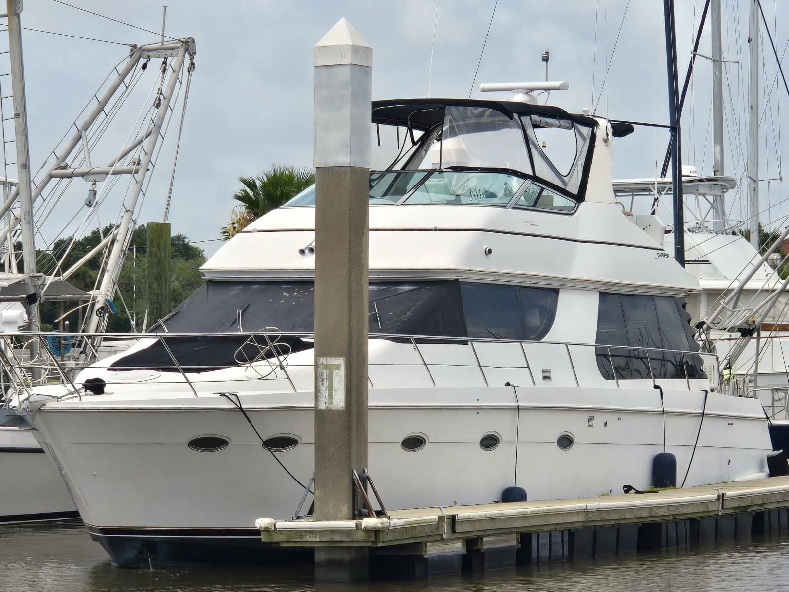 2000 Carver 530 - Photo 2
